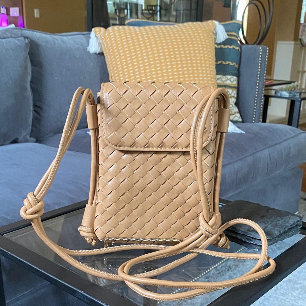 Tan Woven Faux Leather Crossbody Bag. NWOT - Picture 3 of 9